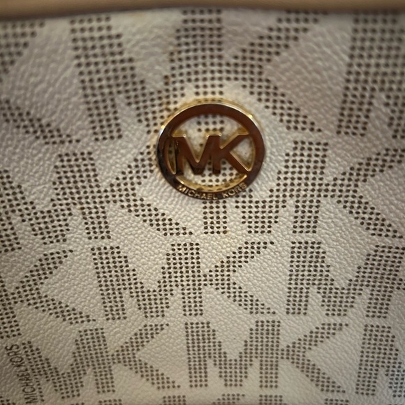 Michael Kors Fulton Signature MK Logo Small Crossbody EUC! - Picture 2 of 14